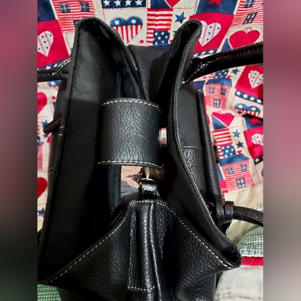 GIANI BERNINI BLACK LEATHER SHOULDER BAG - Picture 5 of 11